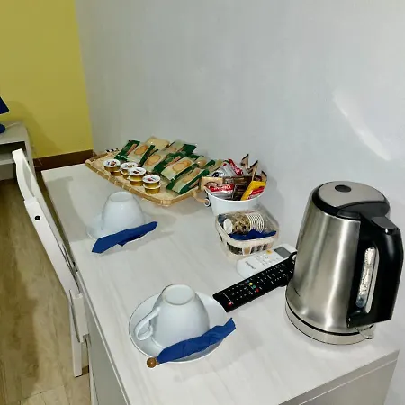 'a De' Scugnizzi 나폴리