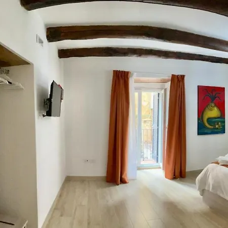 'a De' Scugnizzi 나폴리