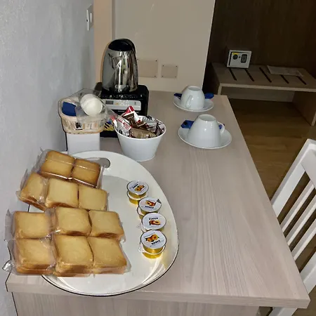 فندق مبيت وإفطار 'a De' Scugnizzi 4*