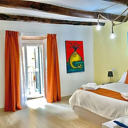 'a De' Scugnizzi 4* Nápoly
