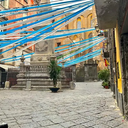 'a De' Scugnizzi Neapol